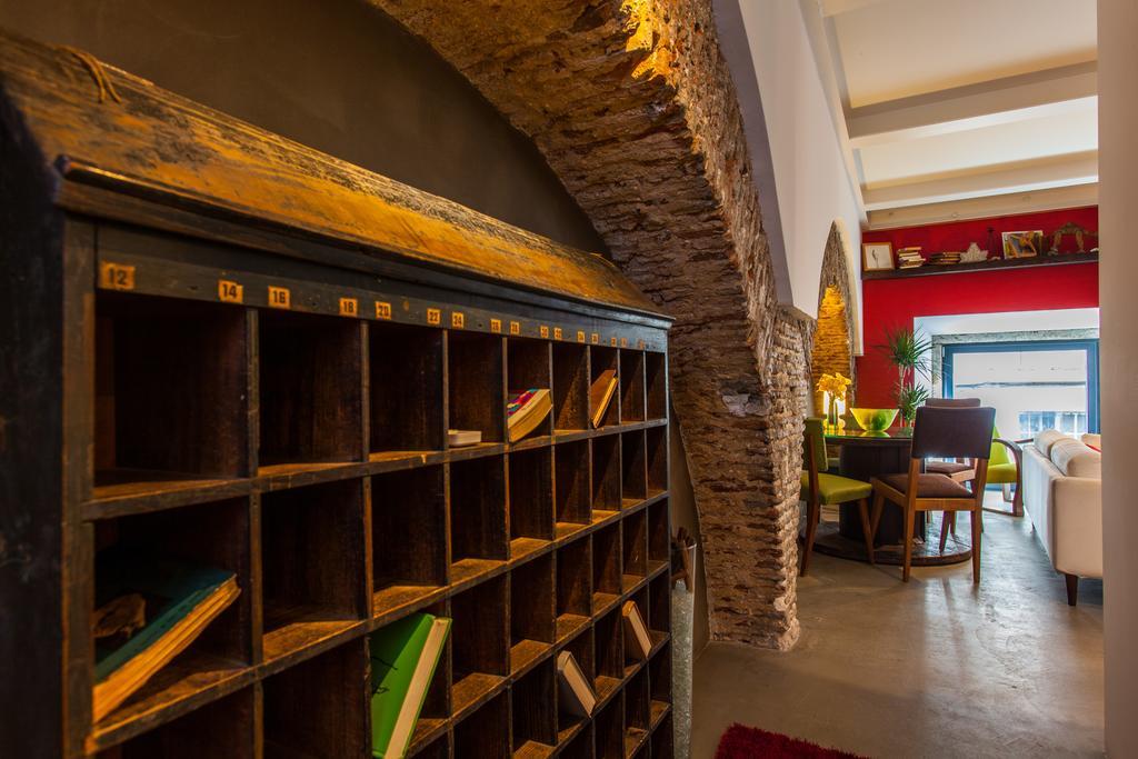 The Old Stables Chiado Apartments ลิสบอน ภายนอก รูปภาพ